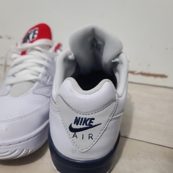 Nike Kids White and Navy Sneakers - Picture 3 of 4